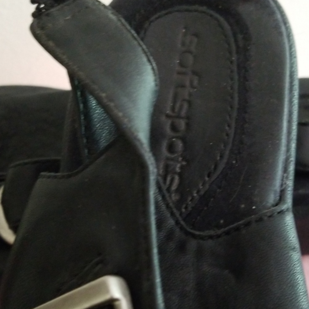 SOFTSPOT LEATHER SANDALS